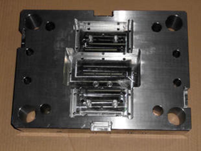 浚精密塑料模-06